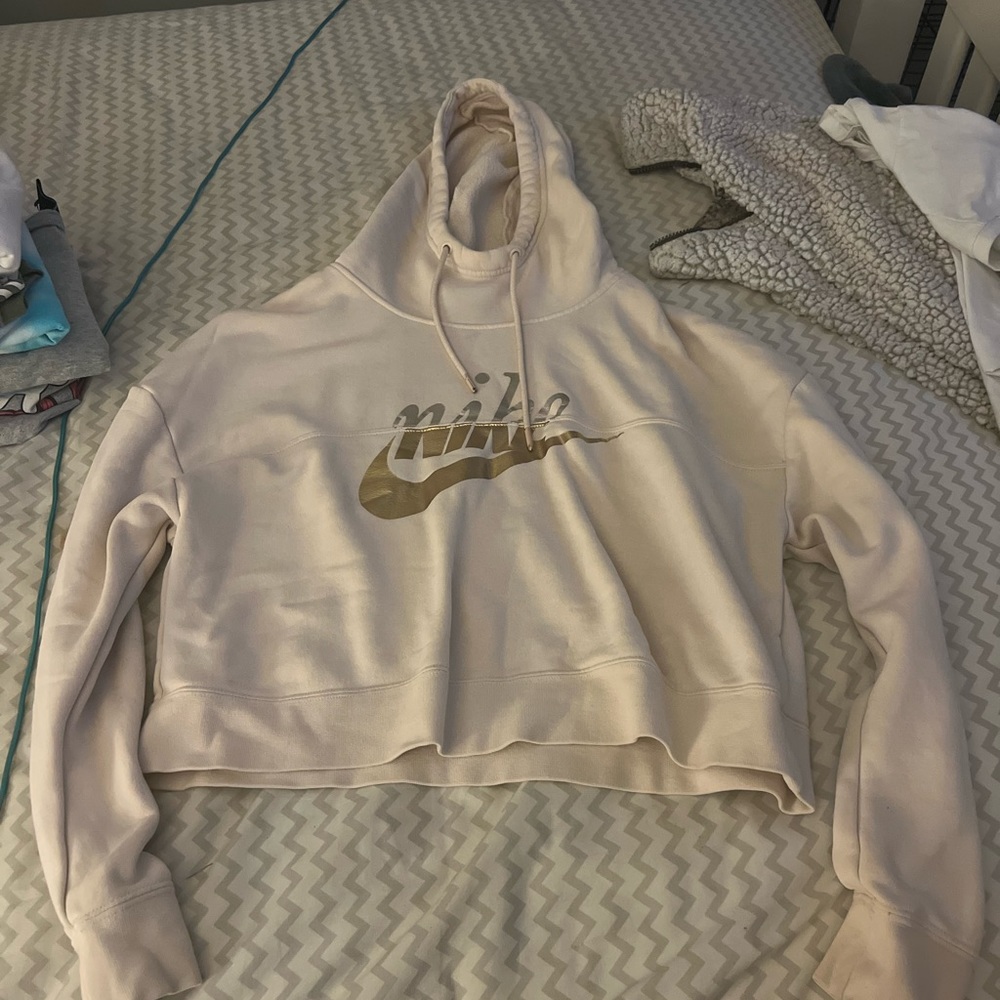 Baby pink crop hoodie